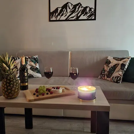 Apartament 66 *