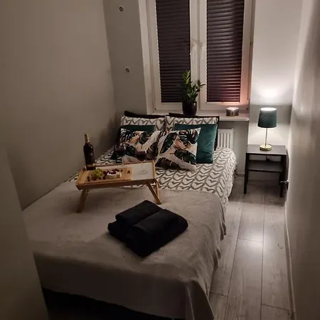 아파트 Apartament 66